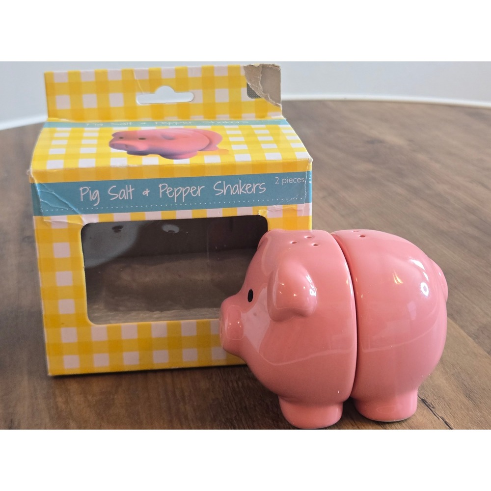 Pink Ceramic Pig Salt and Pepper Shakers 2 Piece Set Farmhouse Kitchen Decor New